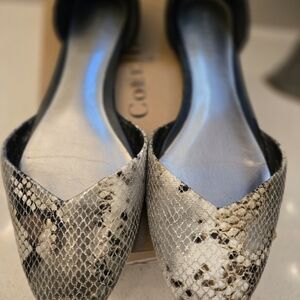 Cole Haan Women's Pointed Toe Flats in Snake Print - Neutral Tones Sz 8.5